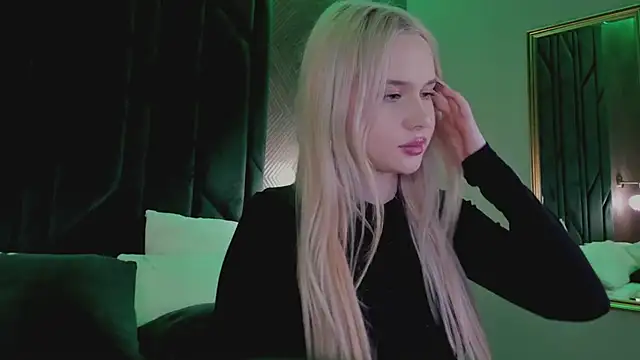 NicoletaCooper Live XXX-Chat