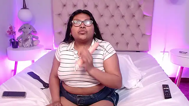 Chatroom XXX en direct de Kiri_Black_