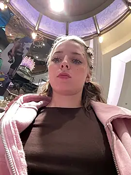 LoraaDoll's Live XXX Chat