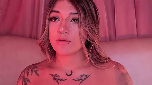 ashleyvalirya 即時 XXX 聊天