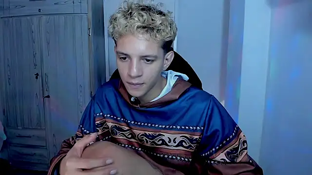 tylernova 라이브 XXX 채팅