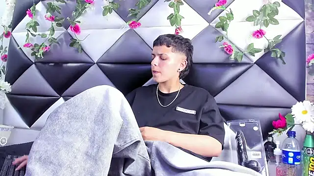 Megan_Thompson_n Live XXX chat