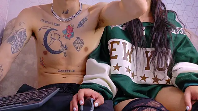 CharlotteandTaylorr's Live XXX Chat