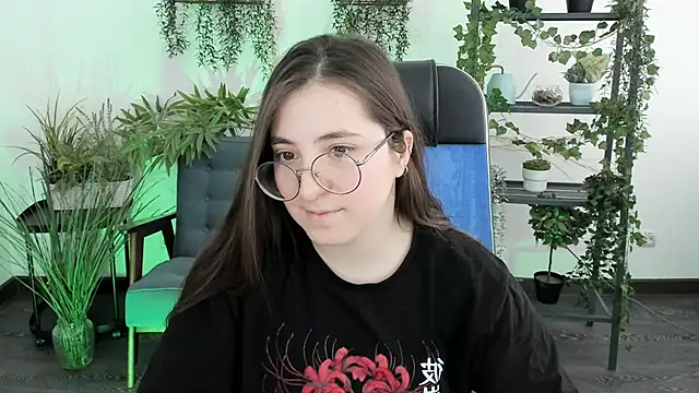 VirtuallVoyant's Live XXX Chat