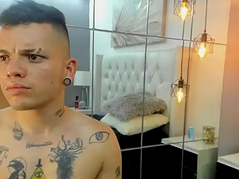 wildthor26's Live XXX Chat