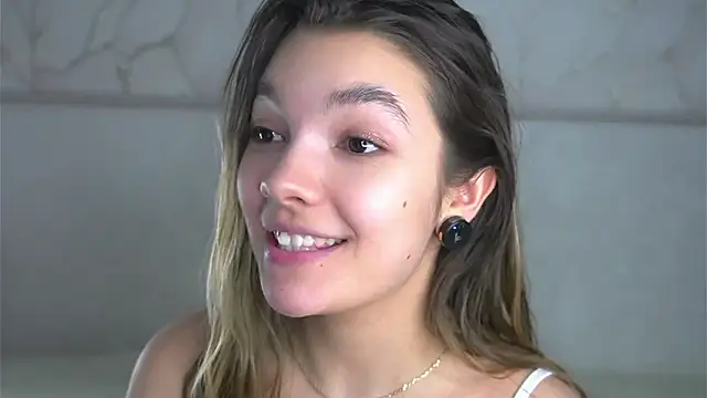 CorinnaSuttien Webbikameraesitys