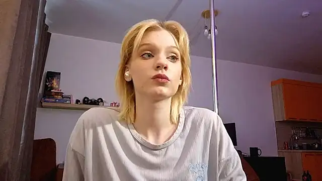 AuraNevera's Live XXX Chat