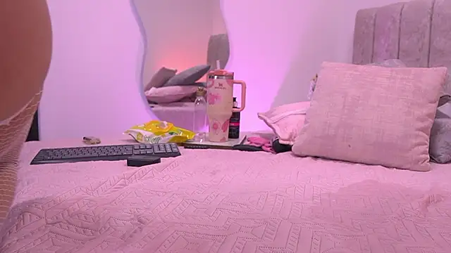 violeta_aroca's Live XXX Chat