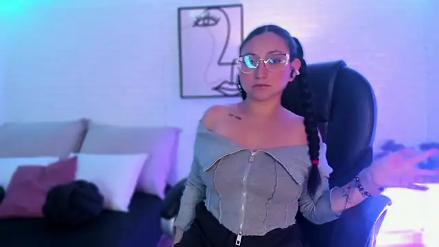 lucy_neil's Live XXX Chat