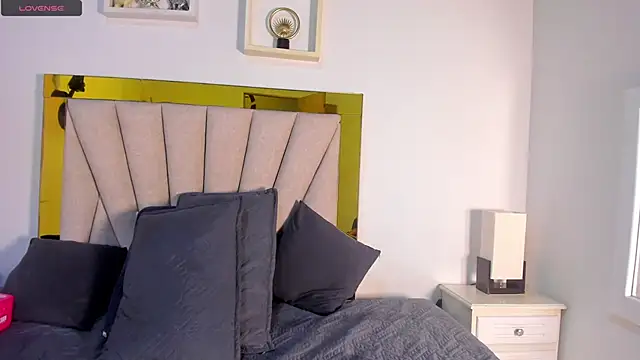 vahiolet_fuentes' Live XXX Chat