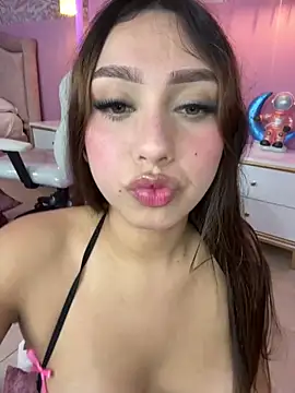 EmilyCollinss1 网络视讯表演