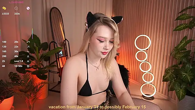 LauraWifeness Live XXX-Chat