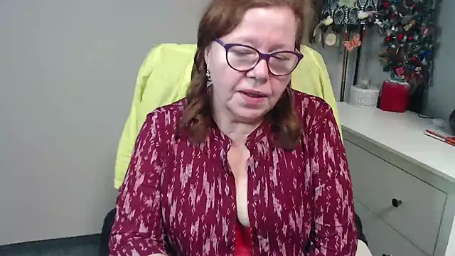 Adelewildx: вебкам-шоу