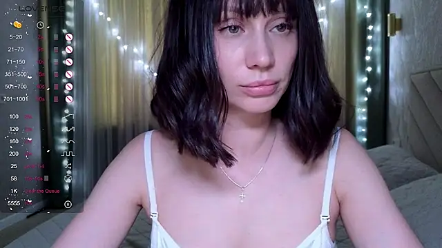 دردشة Alice_Wonders الجنسية المباشرة