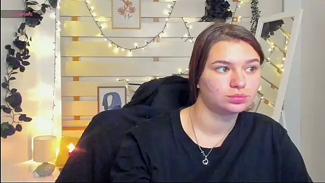 Josephine_Kiss Live XXX-Chat