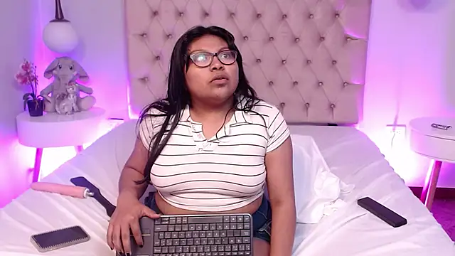 Kiri_Black_'s Live XXX Chat