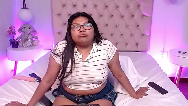 Kiri_Black_ live XXX chat