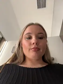 VineraSweet Chat XXX live