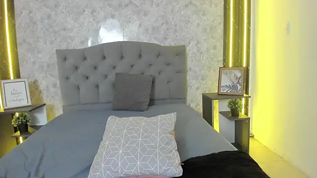 GiannaSlimJB: онлайн-секс-чат