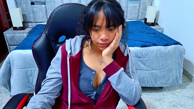 laureentt_'s Live XXX Chat