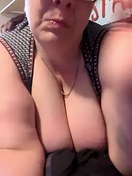 Horny4life42069 即時 XXX 聊天