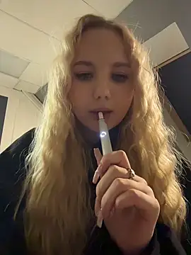 Sky_Cutie 即時 XXX 聊天