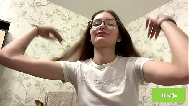 VirgieVoter Adlı Modelin Canlı XXX Sohbeti