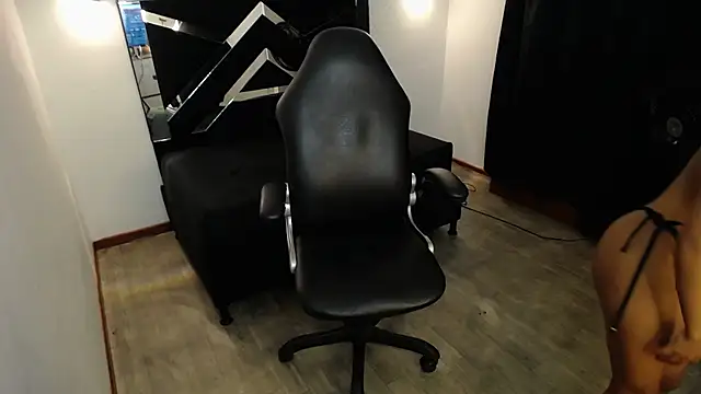 MarianaRojas_'s Live XXX Chat