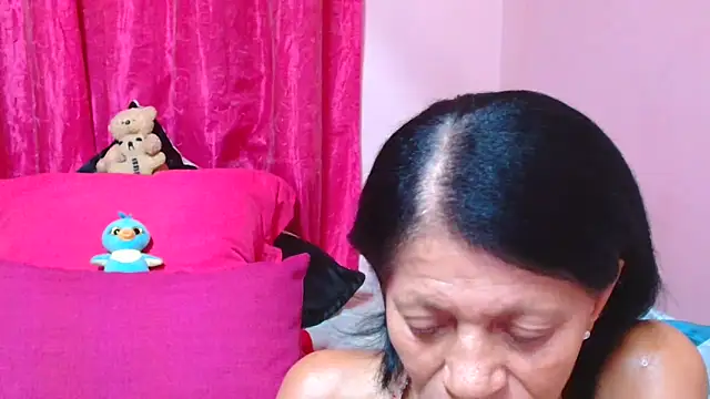 SLUTTYROXY's Live XXX Chat