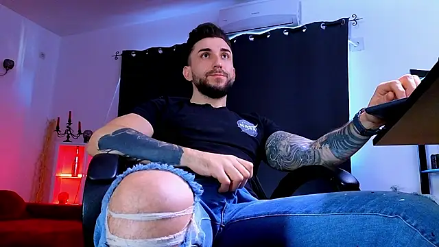 MightyAaron66 Chat XXX live