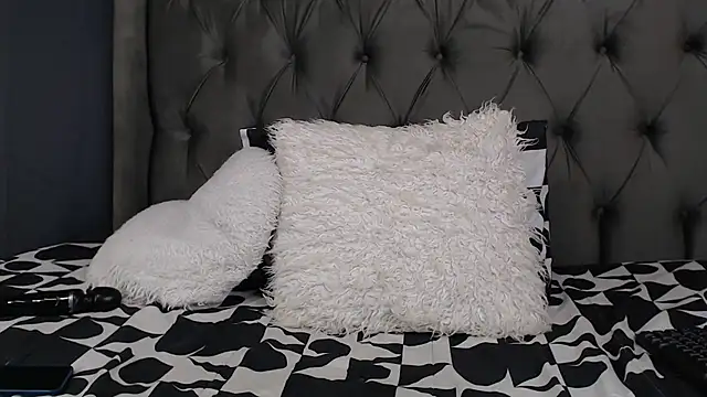 LOYAL_SASHA 即時 XXX 聊天