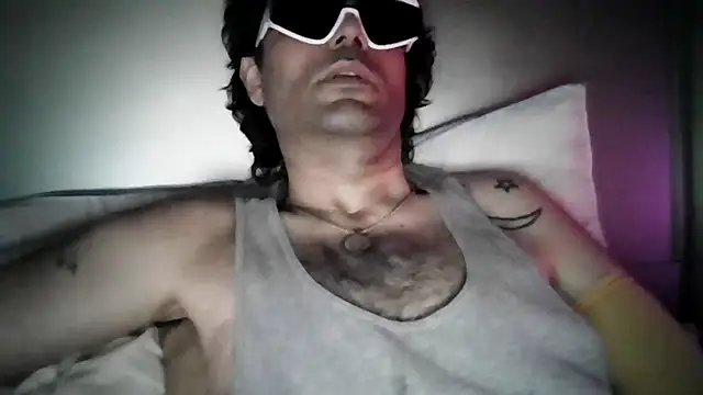 Chatroom XXX en direct de StuntingSpunMarine69