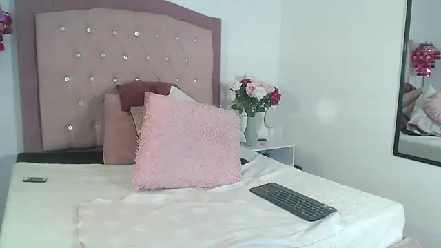 AnnadirtyXo's Webcam Show