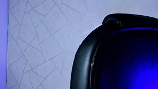 Stiven_collins' Live XXX Chat