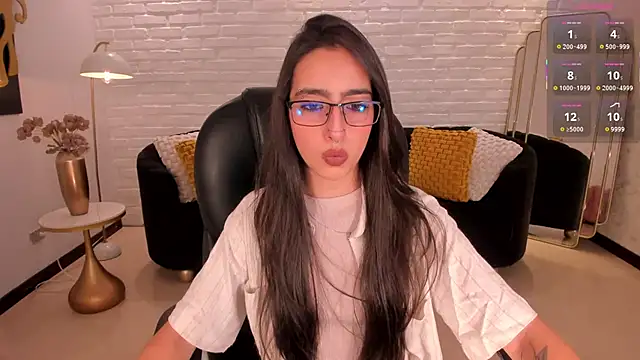 LarisaSmirnov's Live XXX Chat