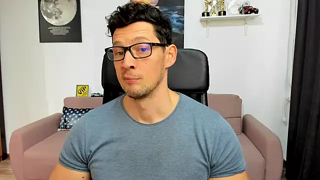 BrutusK08 现场XXX聊天