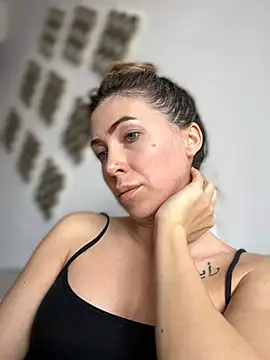 Chat +18 de RaquelleDevon ao vivo