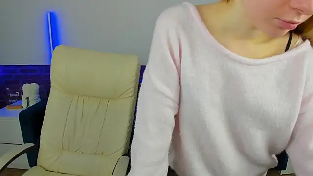 Živý XXX chat Alina_Blonde
