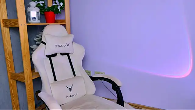 PDiddy_ Show in webcam