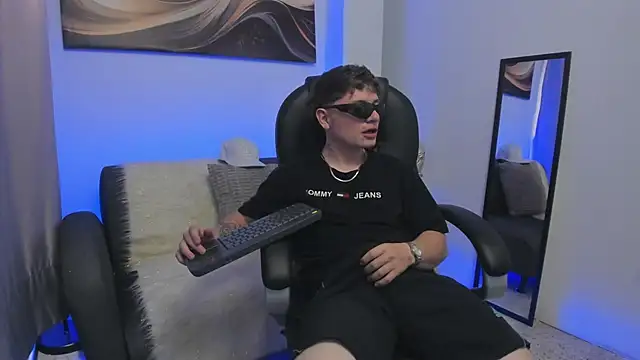 Leoo_Millerのウェブカメラショー