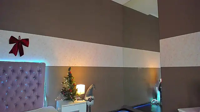 NikkiBustt 라이브 XXX 채팅