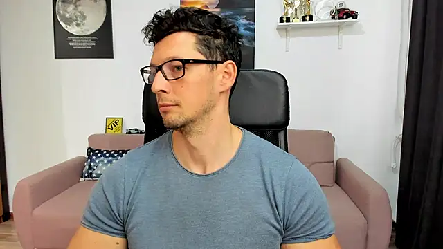 BrutusK08's Live XXX Chat