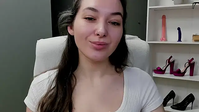 Chat +18 de Meagn_Extasy ao vivo