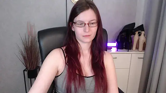 Chat +18 de emmaxDelight ao vivo