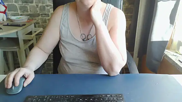 Diamond_Bite Adlı Modelin Web Kamerası Şovu