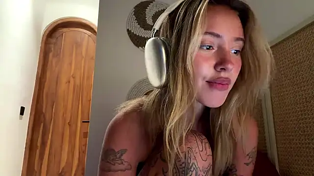 Chat +18 de MartinaDeoliveira ao vivo