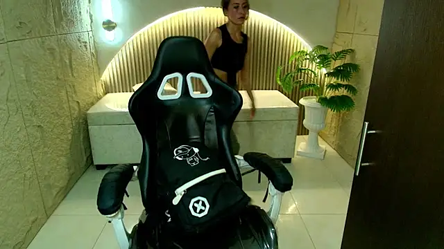 Chat +18 de katalina_r_ ao vivo