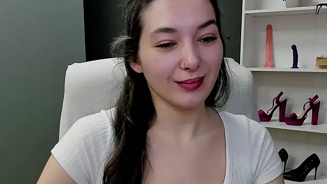 Chat +18 de Meagn_Extasy ao vivo