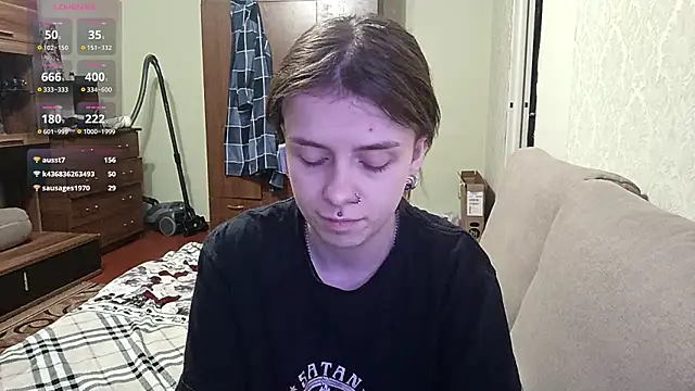 Chat +18 de IleanaPishko ao vivo