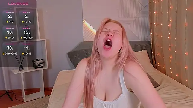 PinkyYoungPie's Live XXX Chat